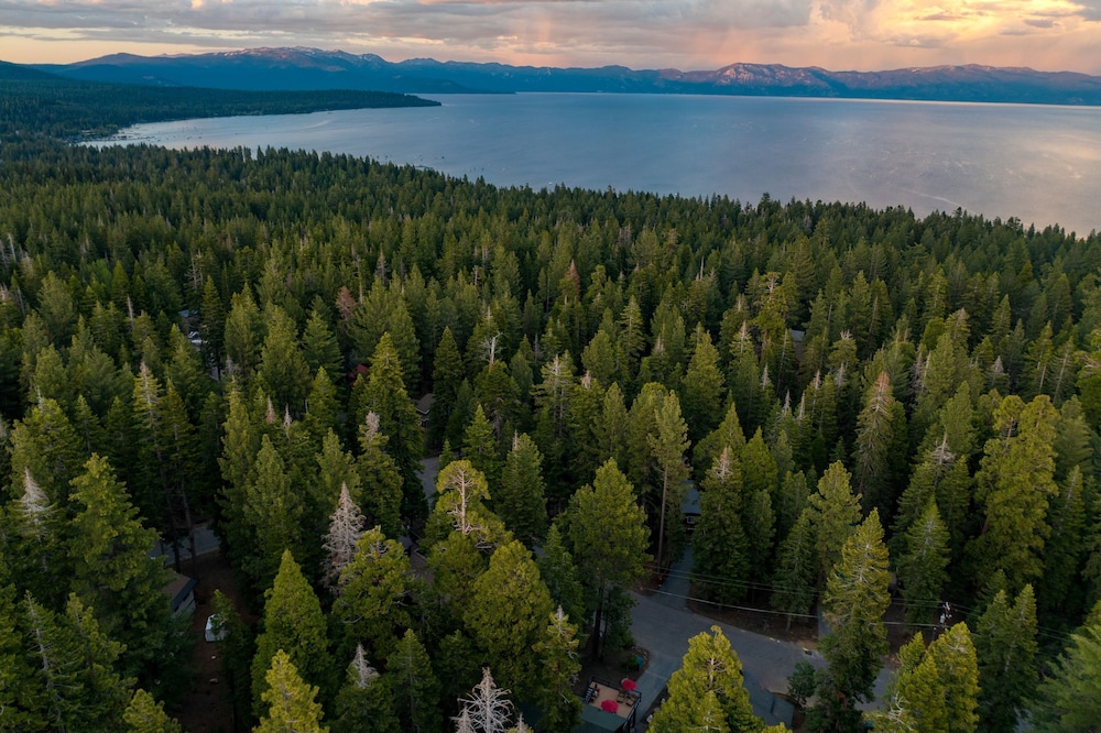 Paige Meadow by Avantstay Near Lake Tahoe City