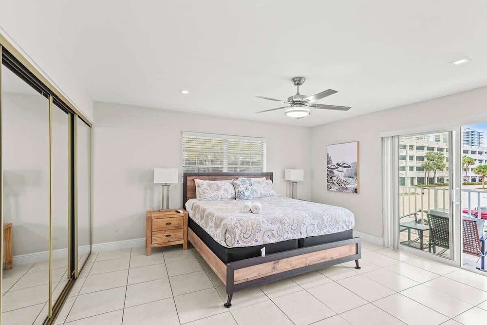 Colonial Manor Condos - Fort Lauderdale