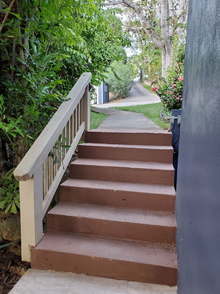 Villa Indigo 1BR in Private Gated Estate view 4
