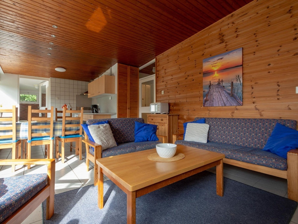 Cozy Bungalow With Patio