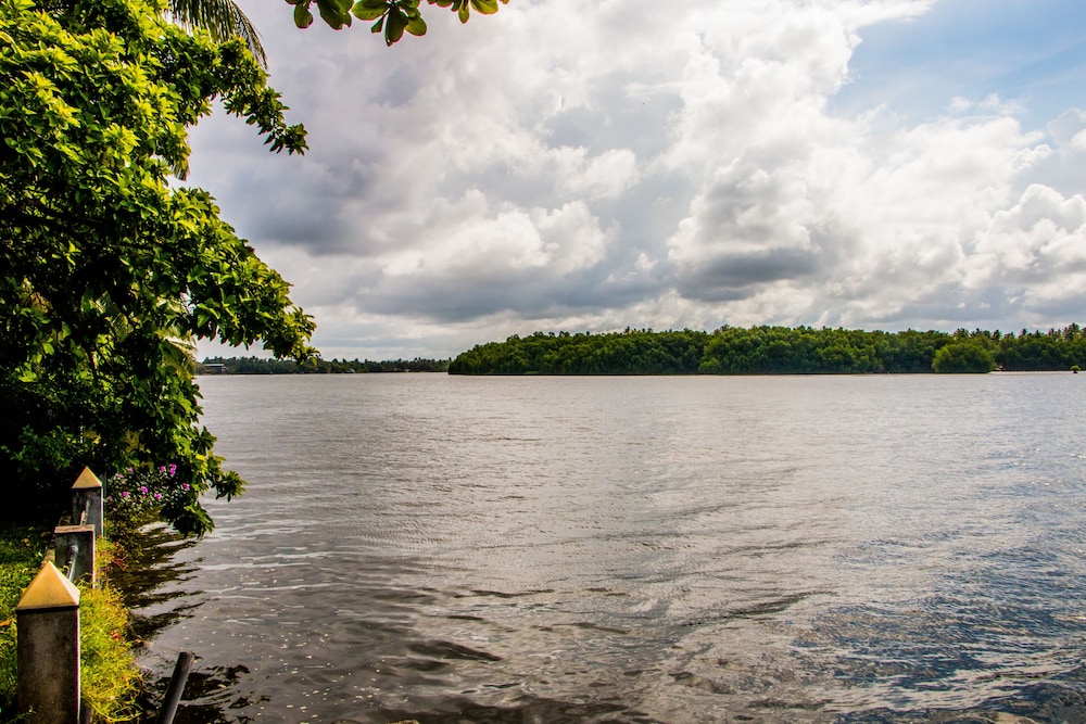Riverbank Bentota