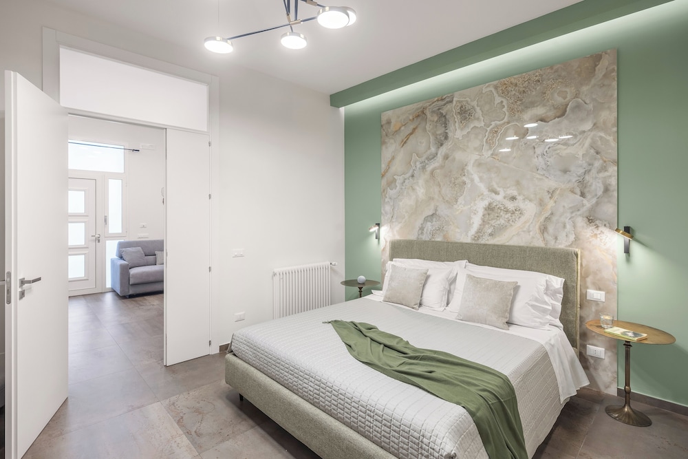 Casta Diva Fervore Apartments