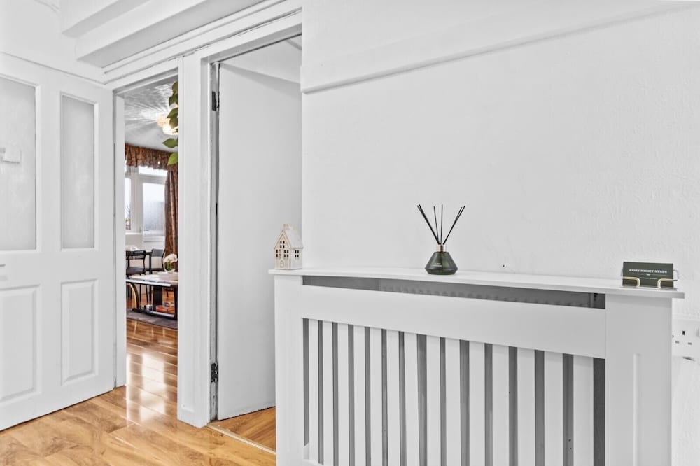 Apartment - Sleeps 4 - Business or City Breaks