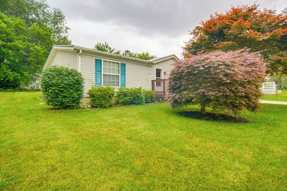 1 Mi to Lake Access: Erie Home w/ Private Backyard