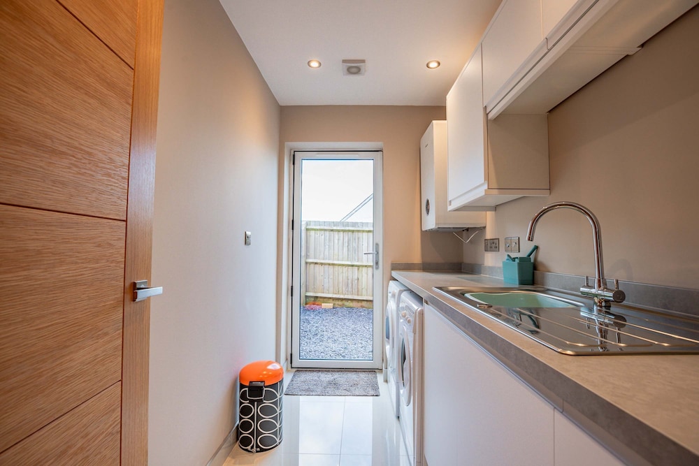 Host Stay Hilltop House
