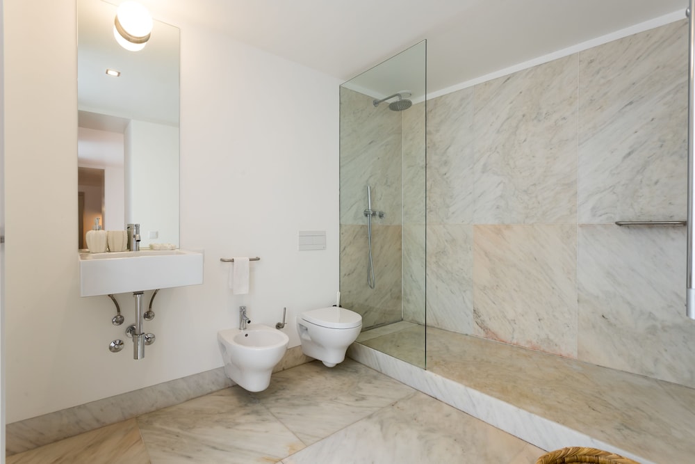 Chiado Studio and One-Bedroom Apartment - by LU Holidays