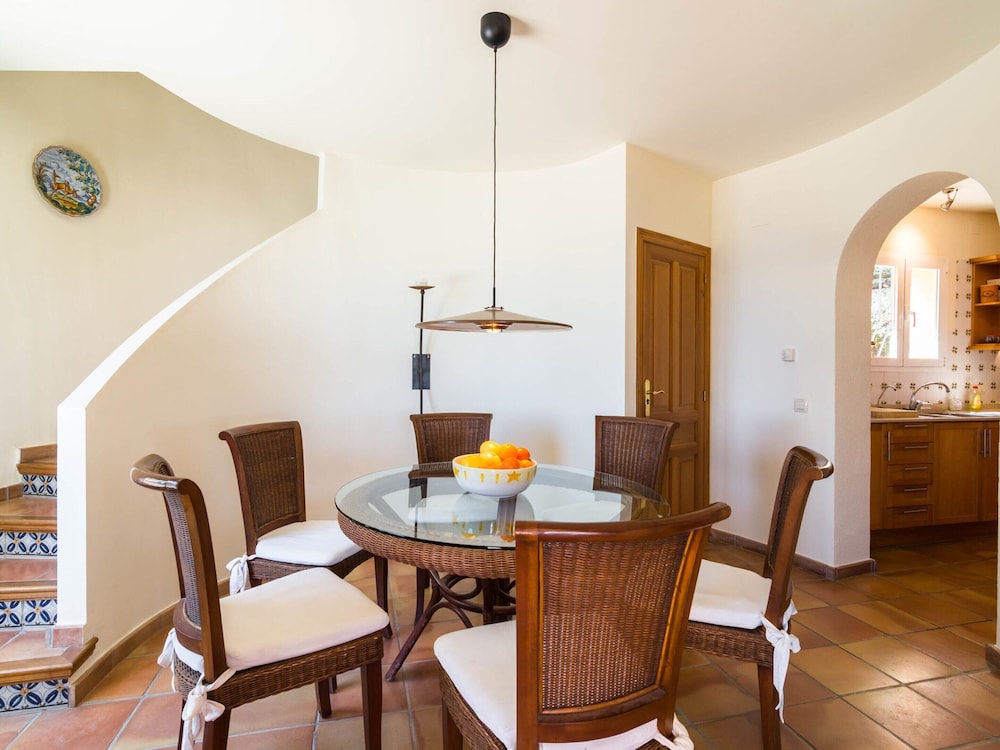 Villa With Sea Breeze Charm photo 4