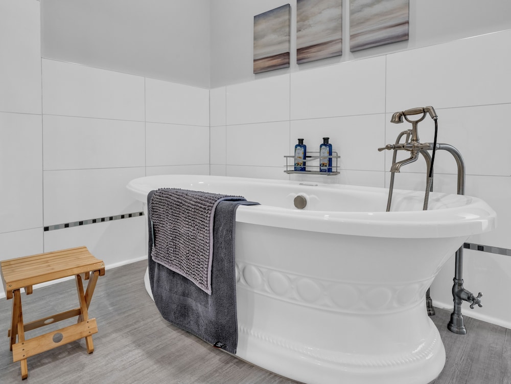 Coastal #1 and Cozy #2 - Seacliff Beach Suites
