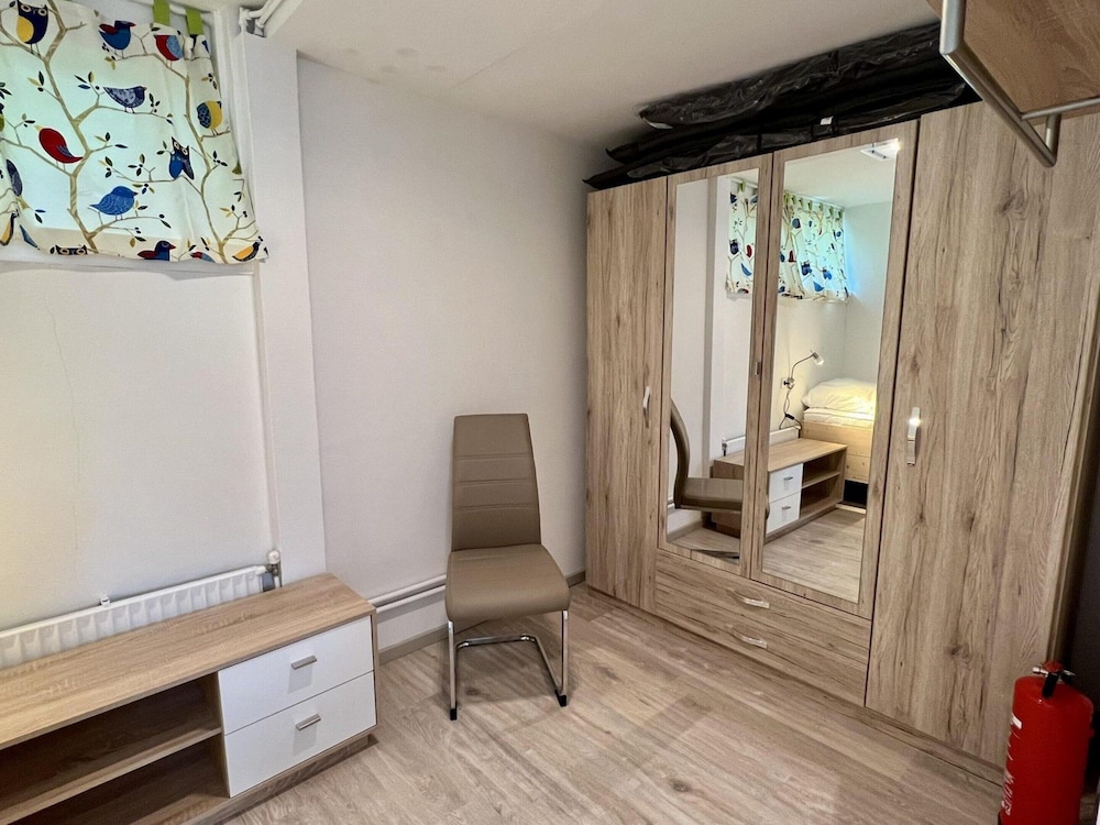 Pet-friendly Bungalow Near Beach