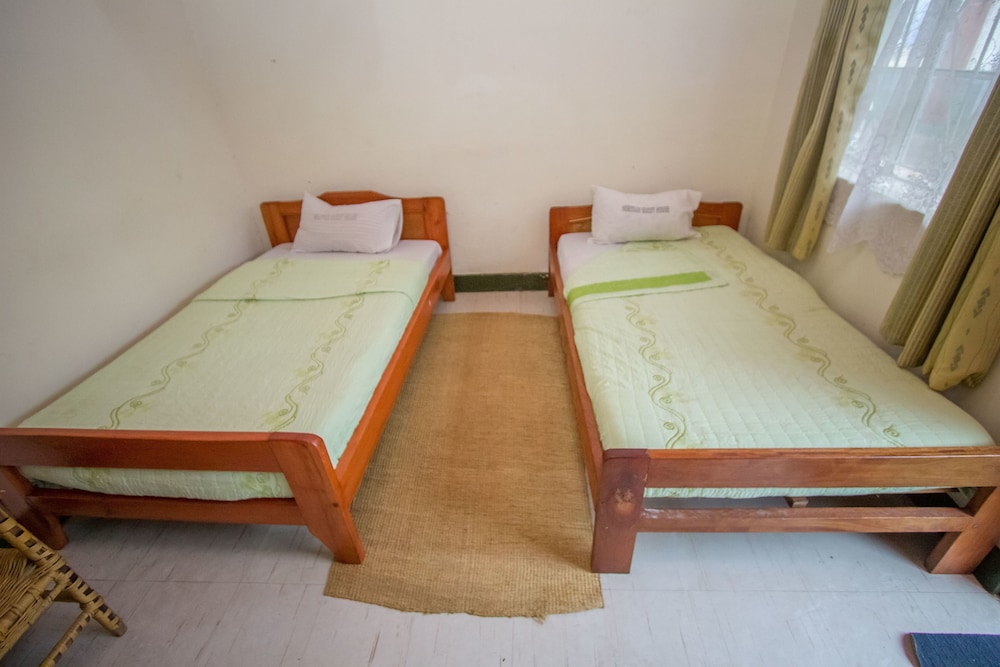 Sabinyo Guest House