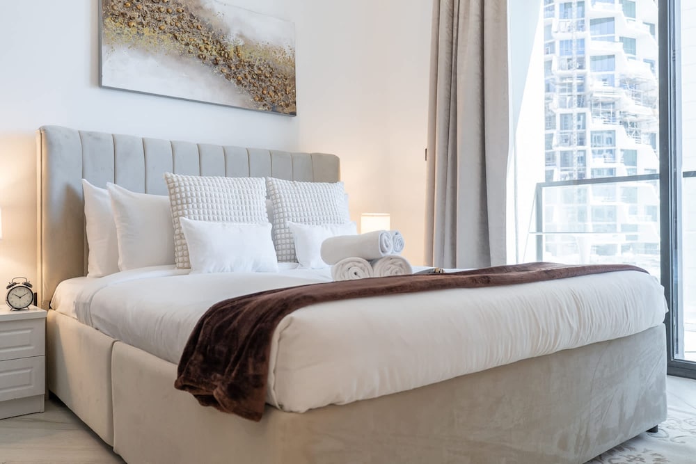 Outstanding Studio in Empire Residence JVC