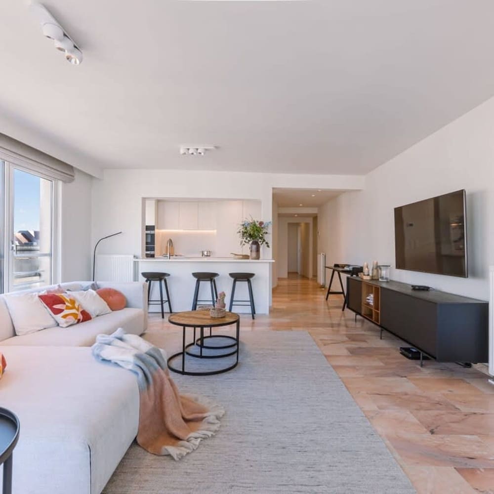 Bright and Spacious Apartment With Stunning Views
