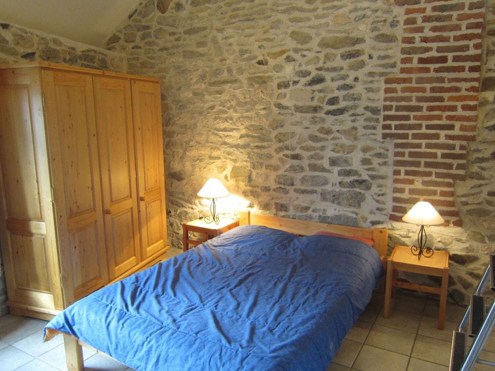 Photo 33