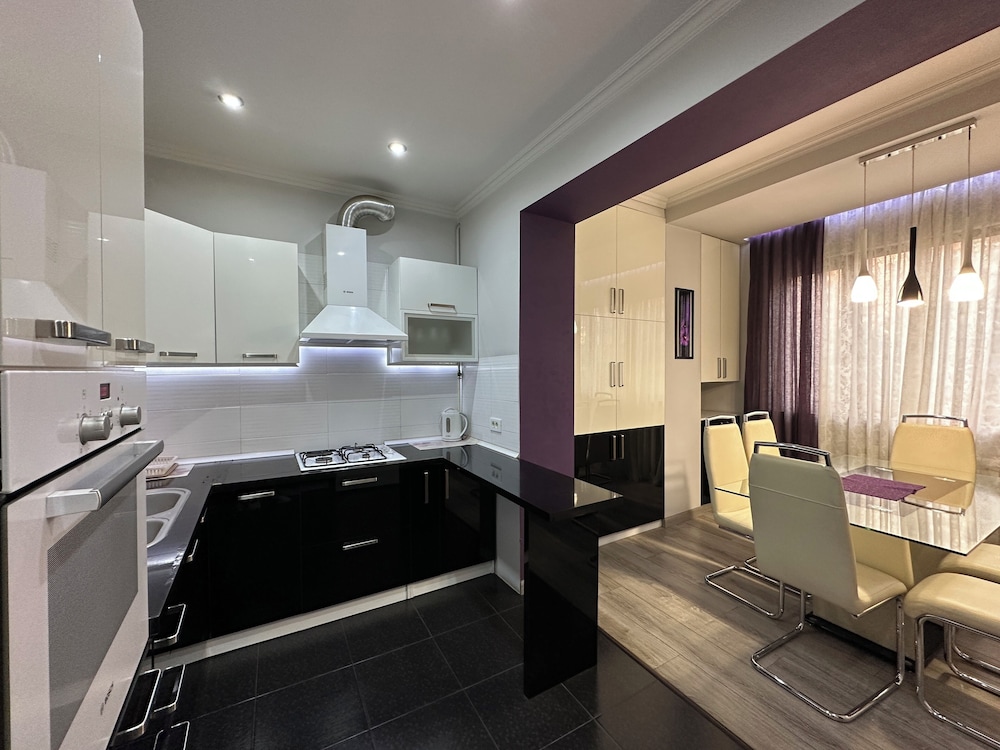 Apartment by Luxe Group MA777