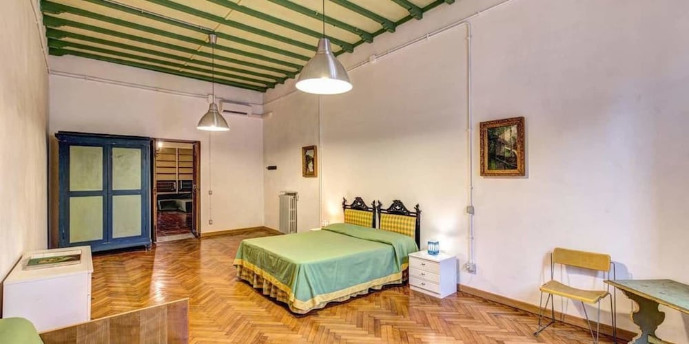 Campo de Fiori 3 bedroom apartment