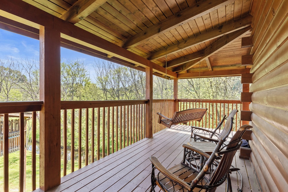 Serene Creek Cabin