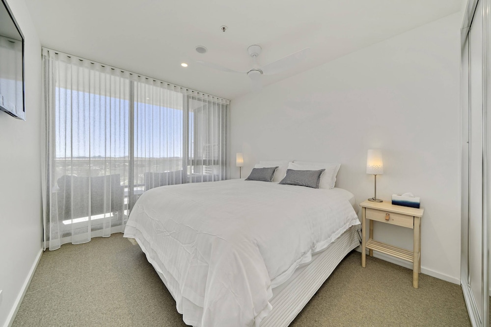 Modern 1-bed Apartment With Parking