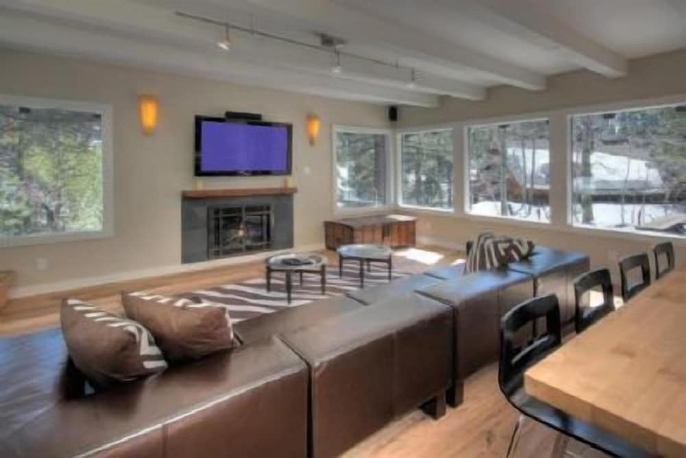 Lake Tahoe Vacations - Squaw Valley Paradise - Property Image 9