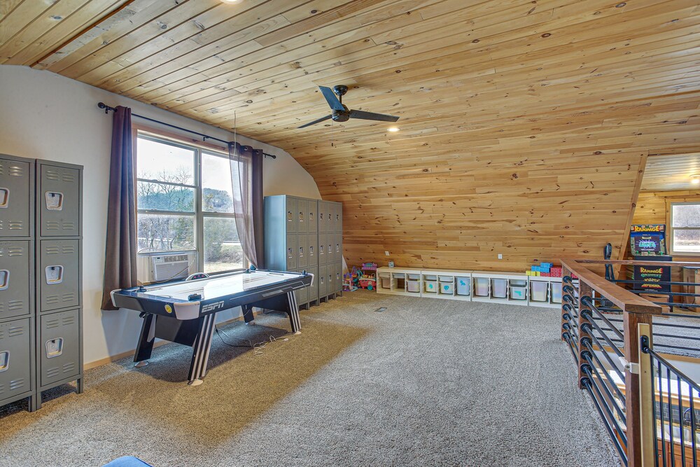 Bethpage Home w/ Private Hot Tub Game Room! - Property Image 11