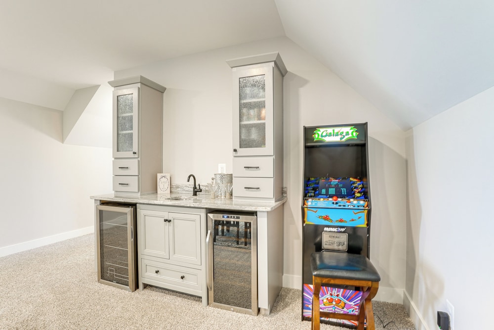 5 Mi to Lake Anna State Park: Modern Family Home!