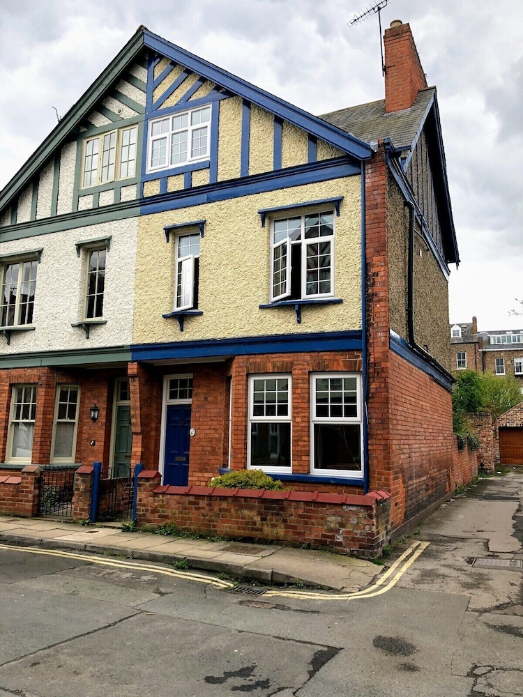 Vas's York House