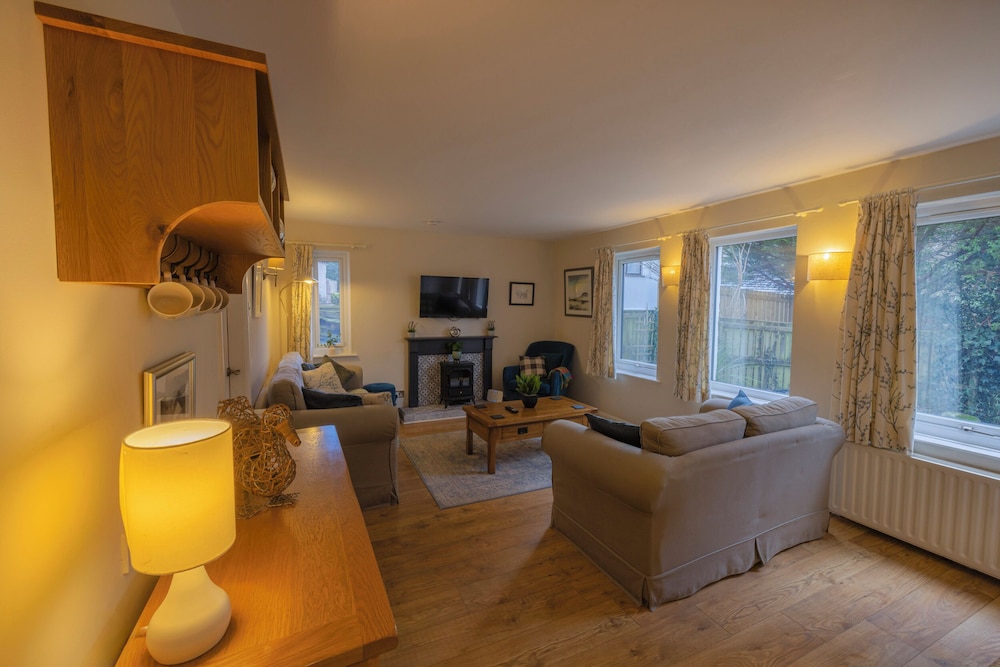 Holly Cottage