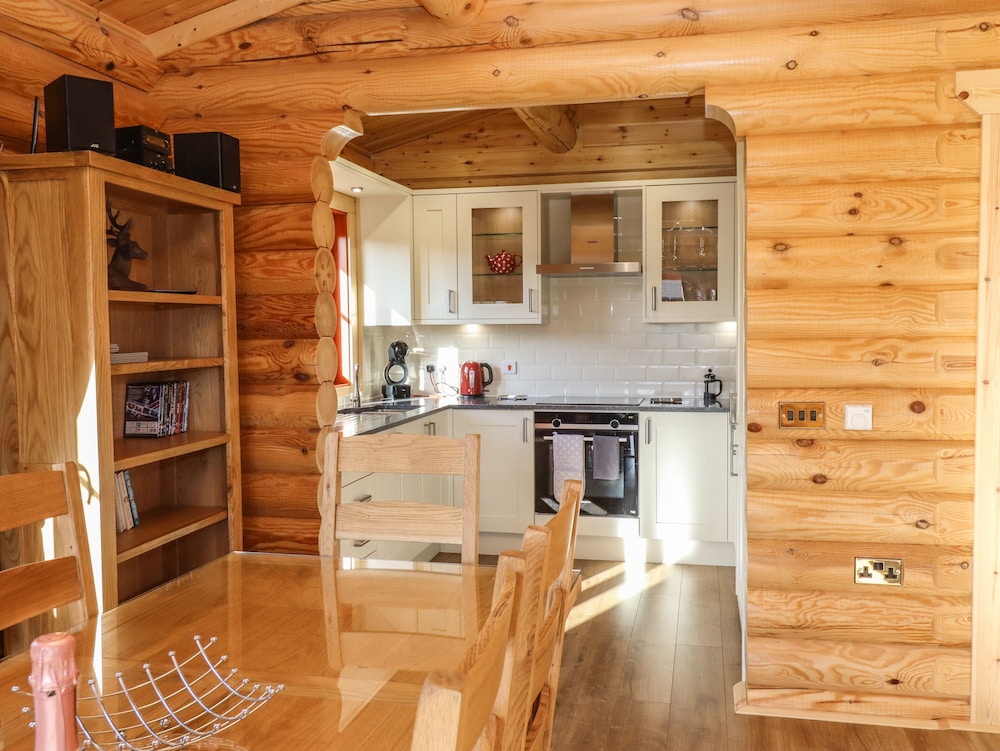 Holly Lodge