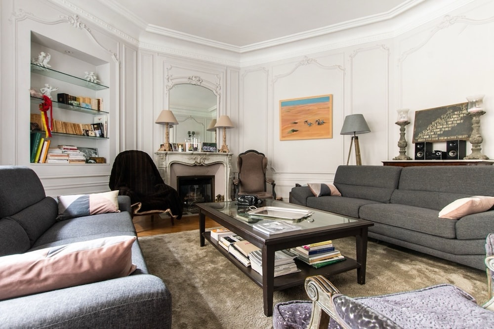 Splendid 5BR Family Apartment - Trocadero