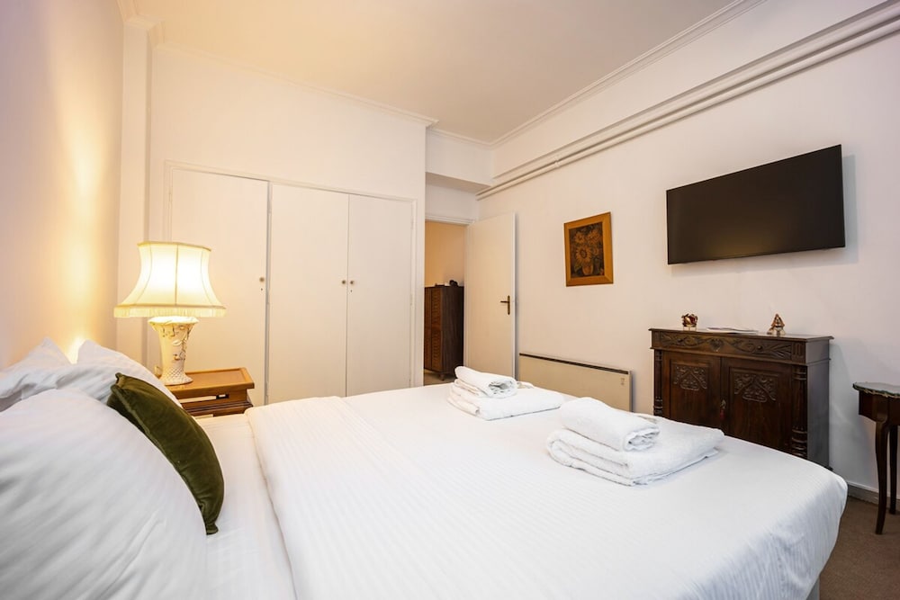Central Athens 2 Bedroom Apartment in Kolonaki