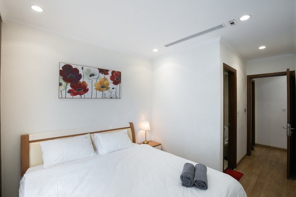 Bom Homestay Vinhomes Times City