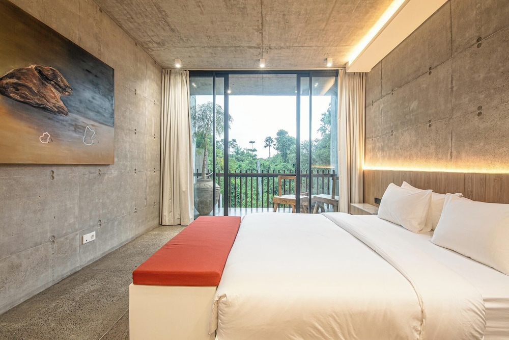 Modern 2BR Villa Enclosed Living Heart of Canggu