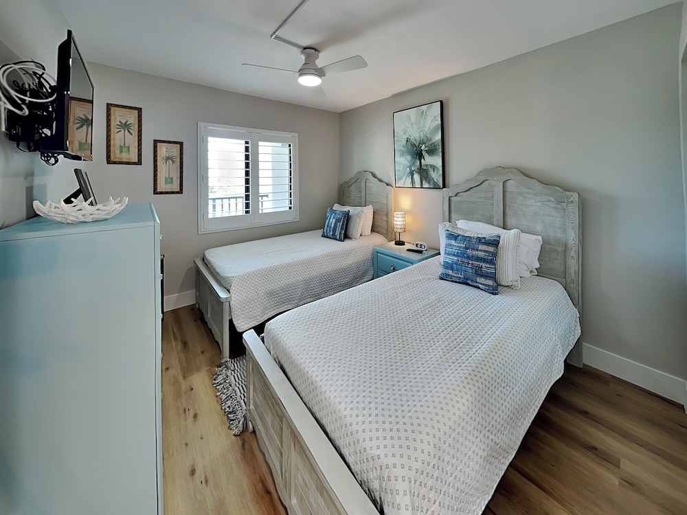 Seaside 3 by Distinctive Beach Rentals