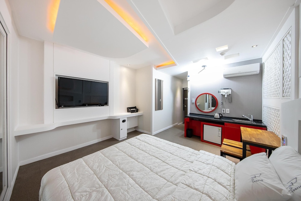 hotel room