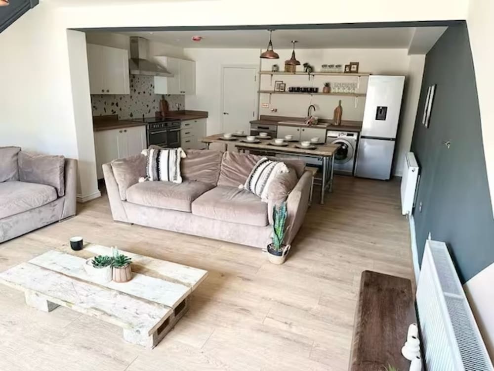 Stroud Vacations - Hosta House - Property Image 1