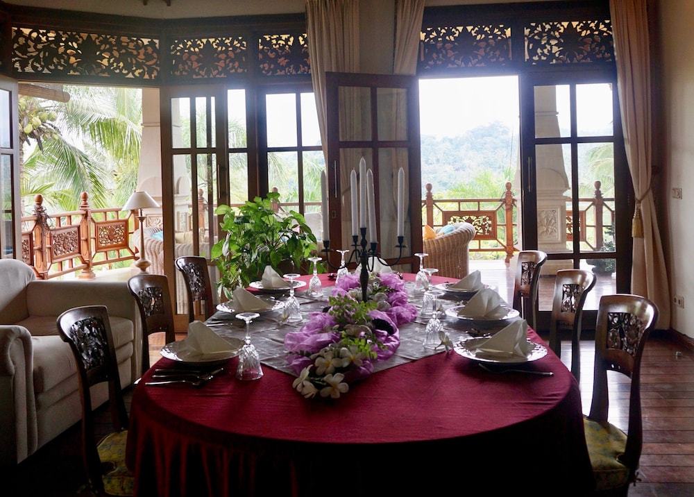 Gunung Paradis Retreat