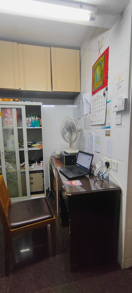 NEW MANDARIN GUEST HOUSE view 4