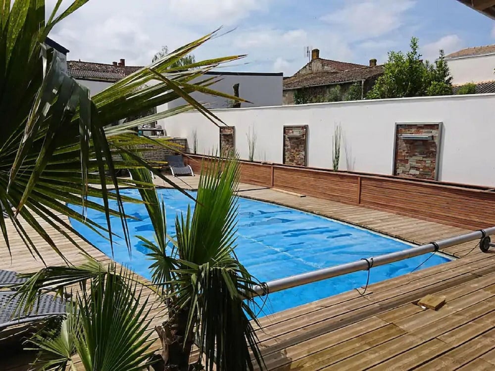Majestic Villa in Nuaille-d'aunis With Sauna photo 4