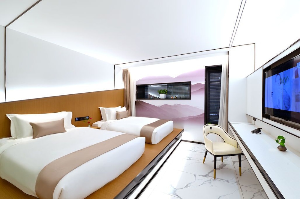 Dalian Luck Art Hotel view 5