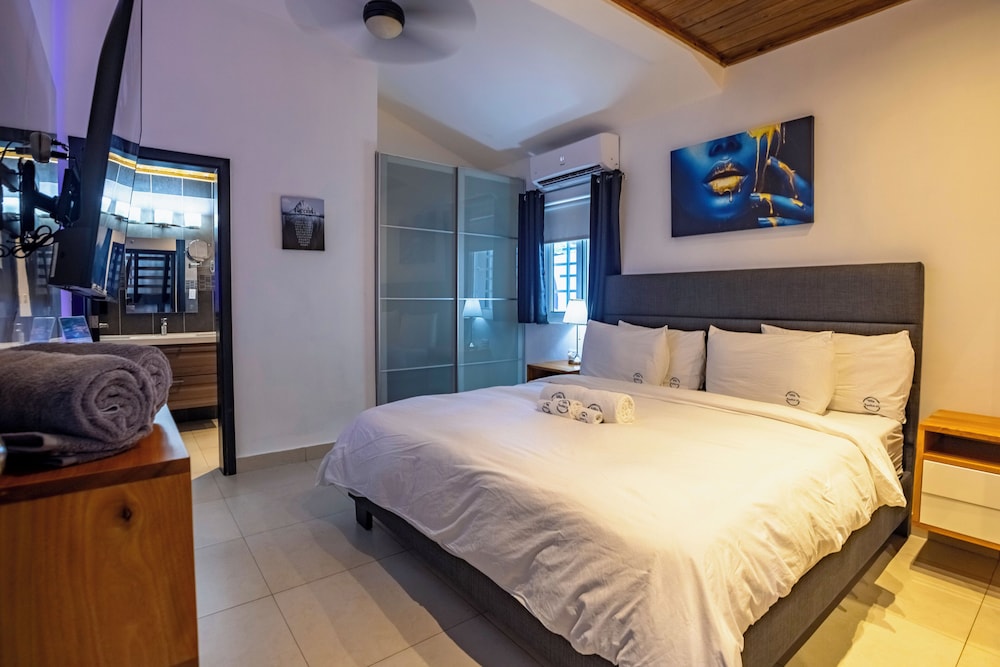 Villa Twelve27 view 4