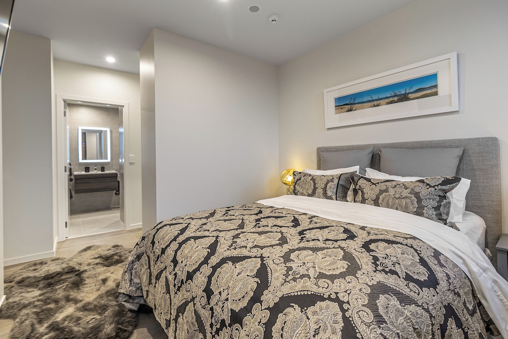 Modern 2BR Penthouse for Families by Zodiak Stays