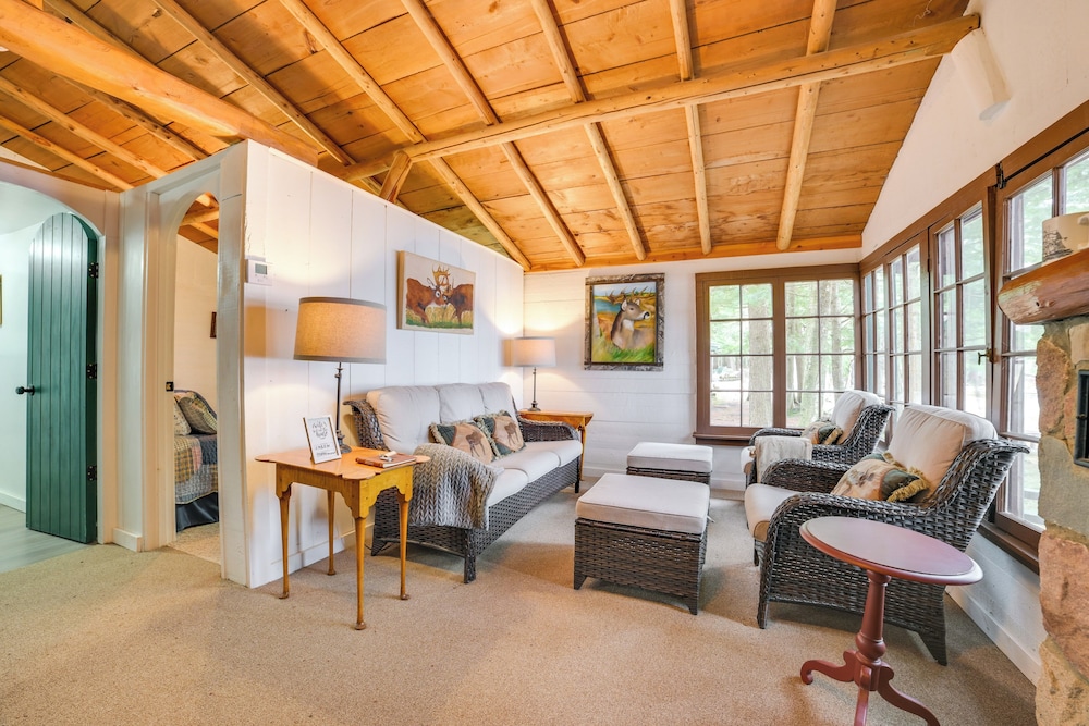 Steps to Beach: Lake Cabin Retreat in Levering!
