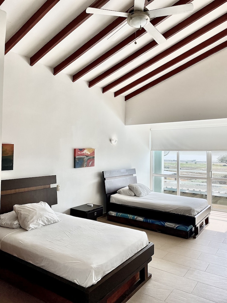 Casa Del Mar