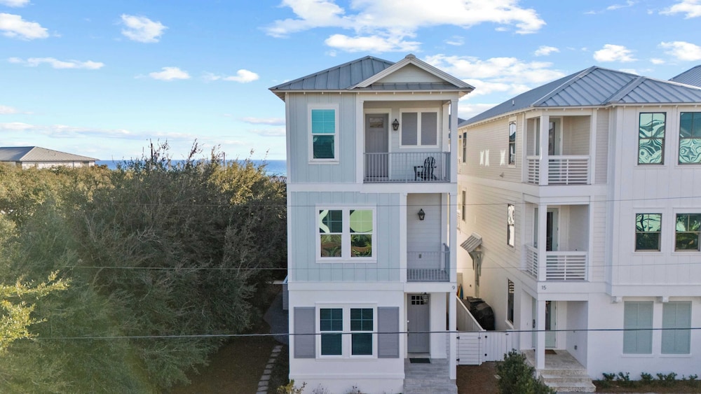 The Palmetto Blue by Avantstay Steps to Beach, Ocean Views
