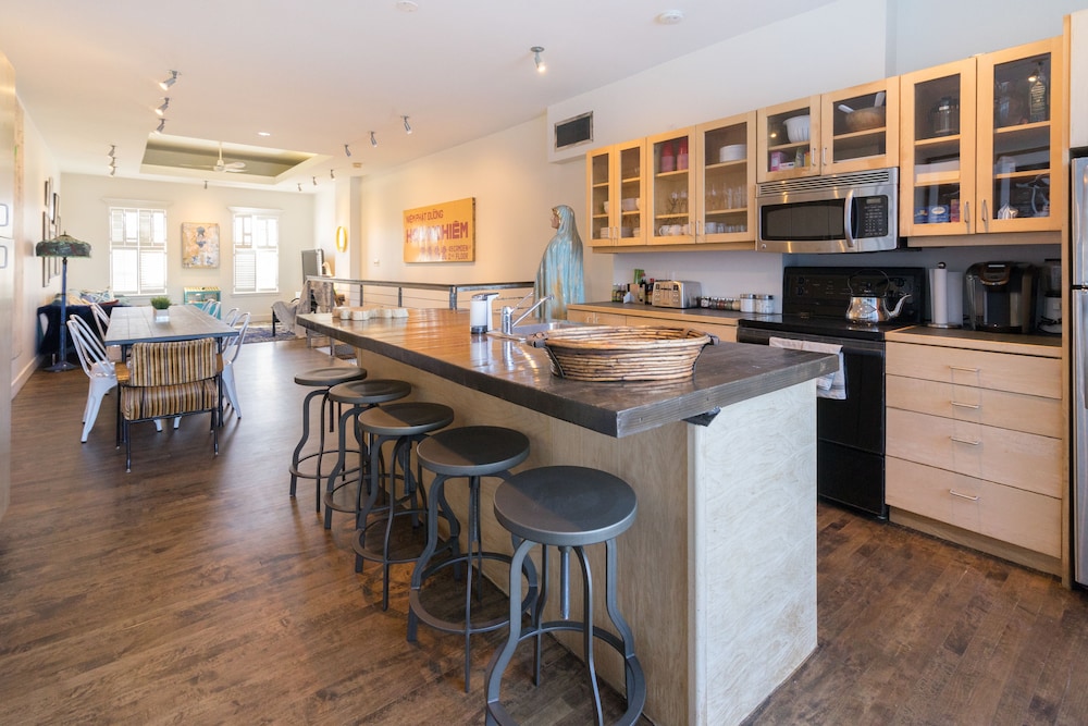 Applewood Suites - The Ossington Loft