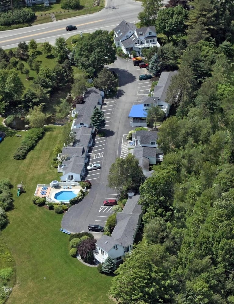 Glen Cove Inn & Suites