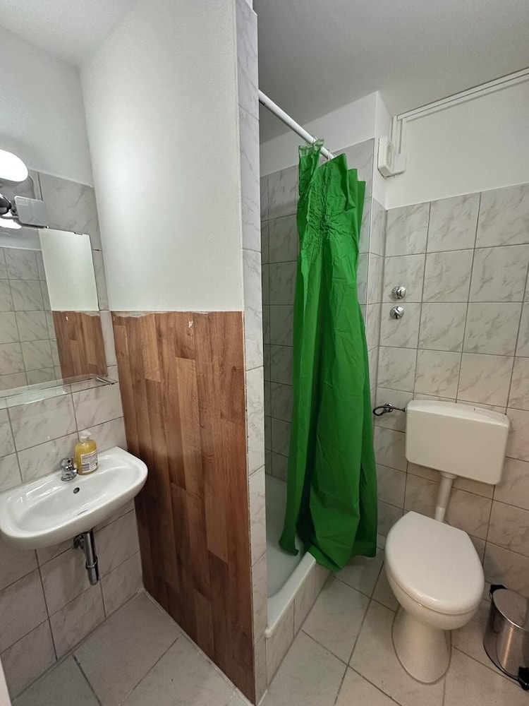 2-Rent Group Hostel Apartments HAN53