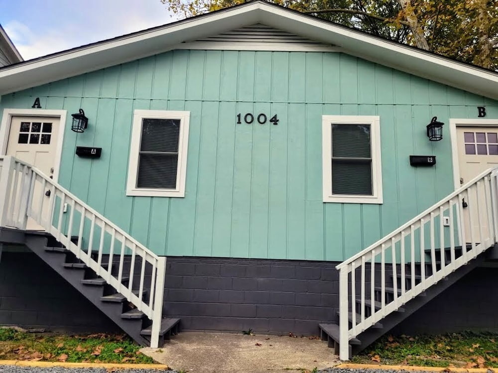 Renovated 2 Bed Walltown Home Walk to Duke A