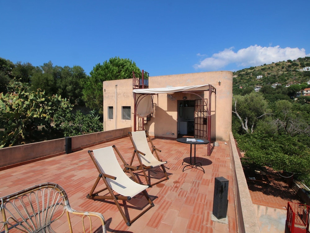 Mansion in Capo Vaticano Near the Beach photo 2