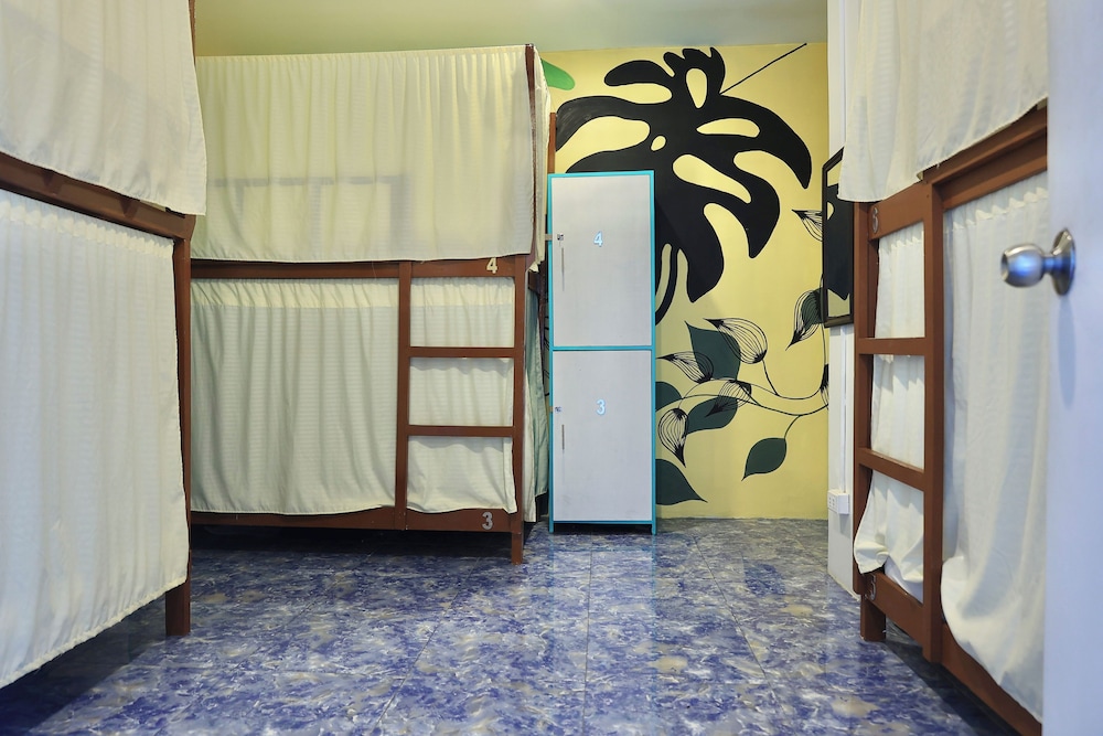 CHILL OUT HOSTEL BORACAY