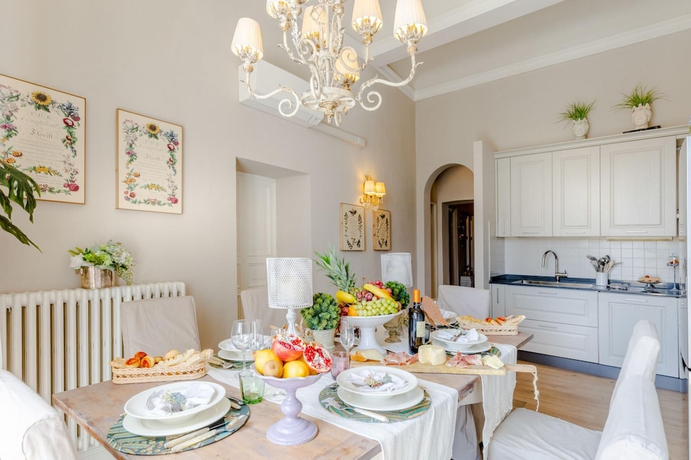 Casa Pitt in Lucca With 3 Bedrooms and 2 Bathrooms photo 5